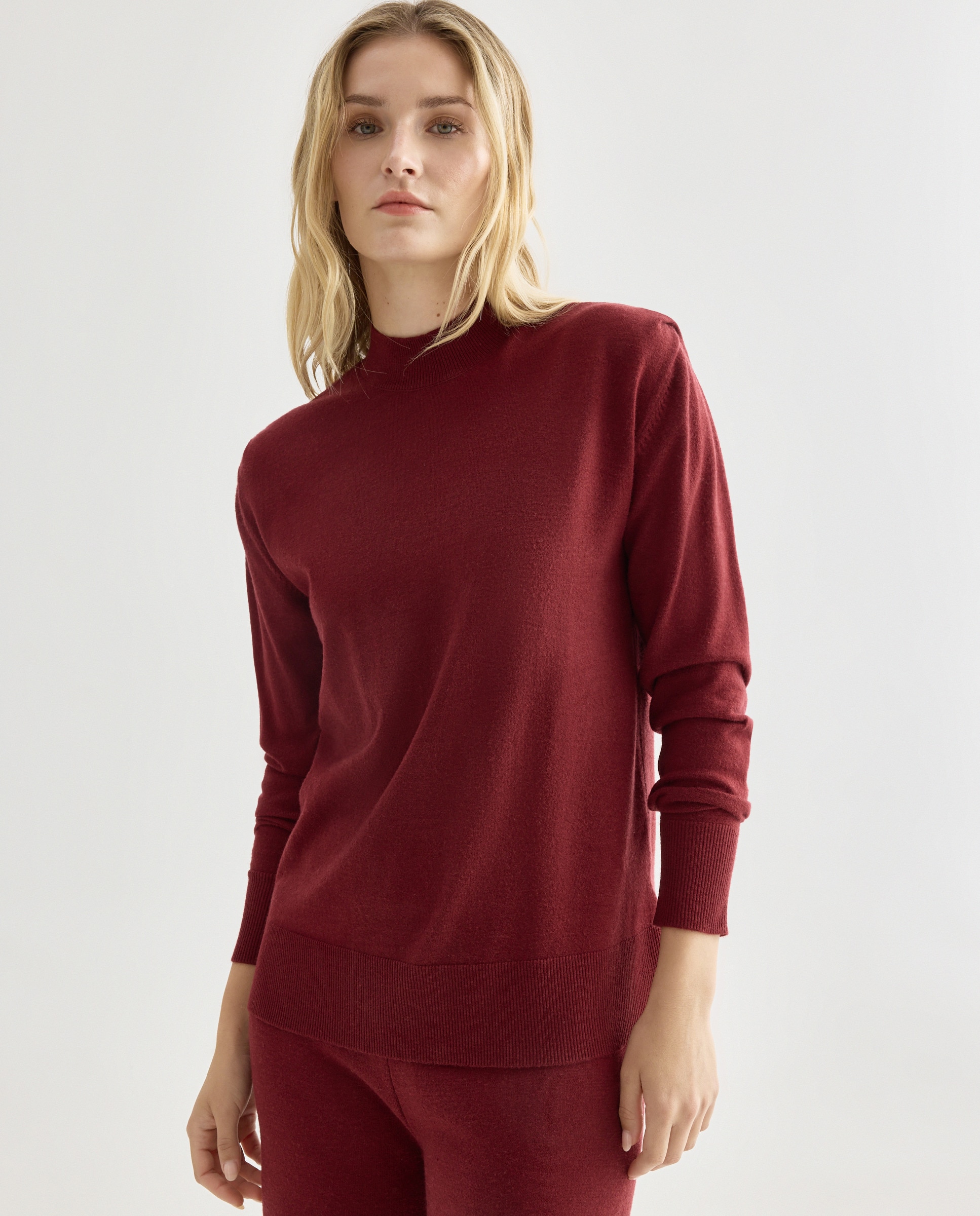 Jersey de mujer cuello caja con hombrera Burdeos-1