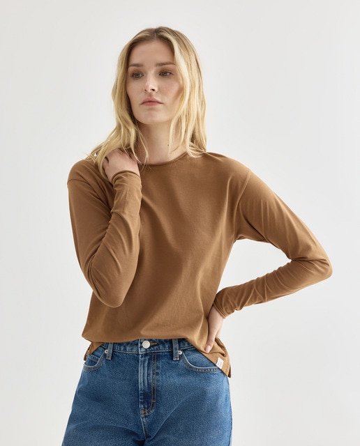 Imagen 0 de Camiseta básica de mujer cuello caja