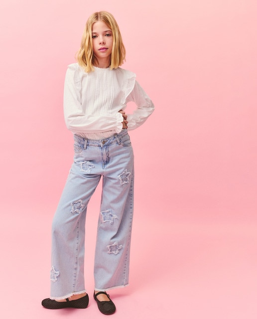 Imagen 0 de Pantalón denim wide leg estampado parches estrellas de niña