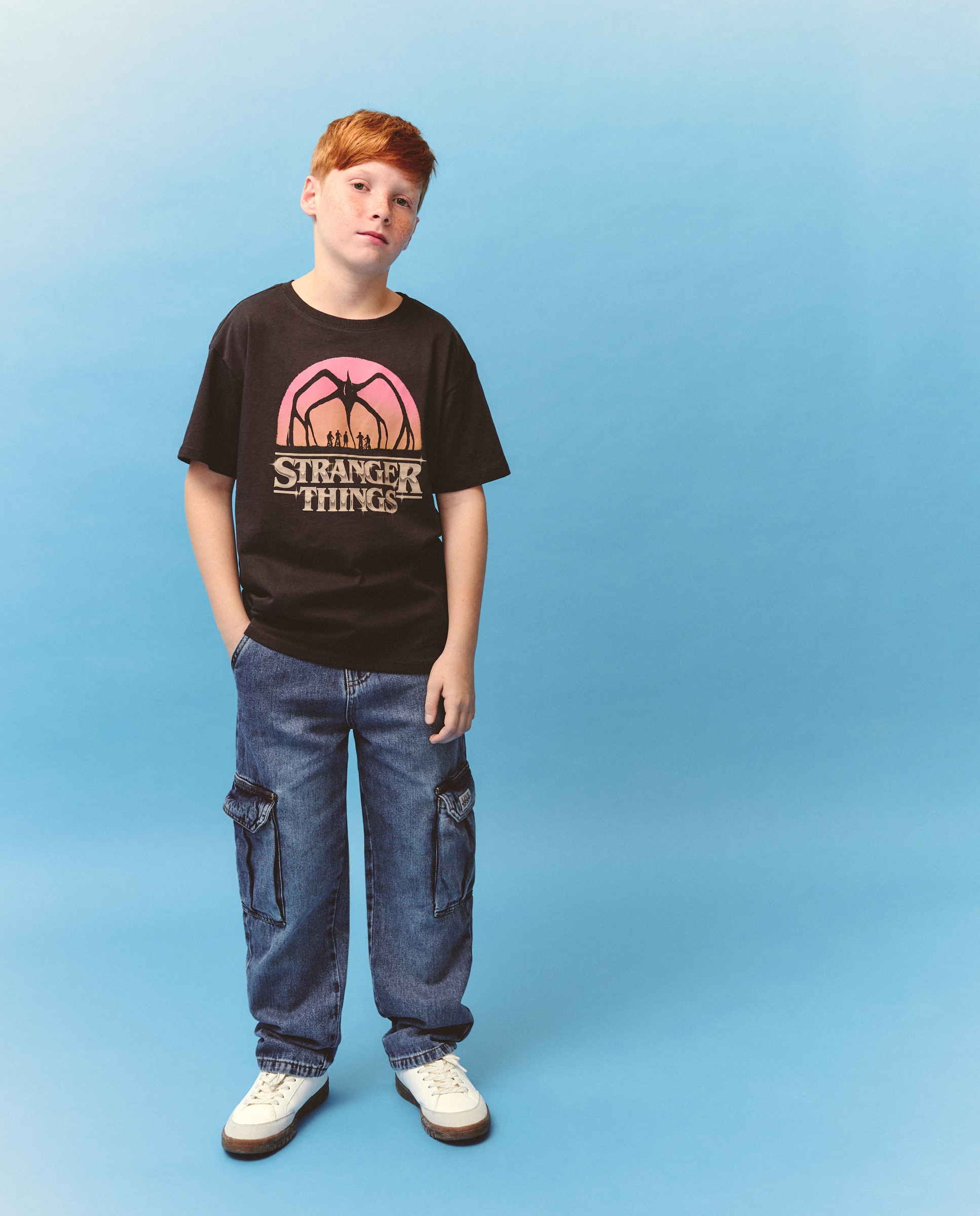 T-shirt de Manga Curta Stranger Things Cinzento-1