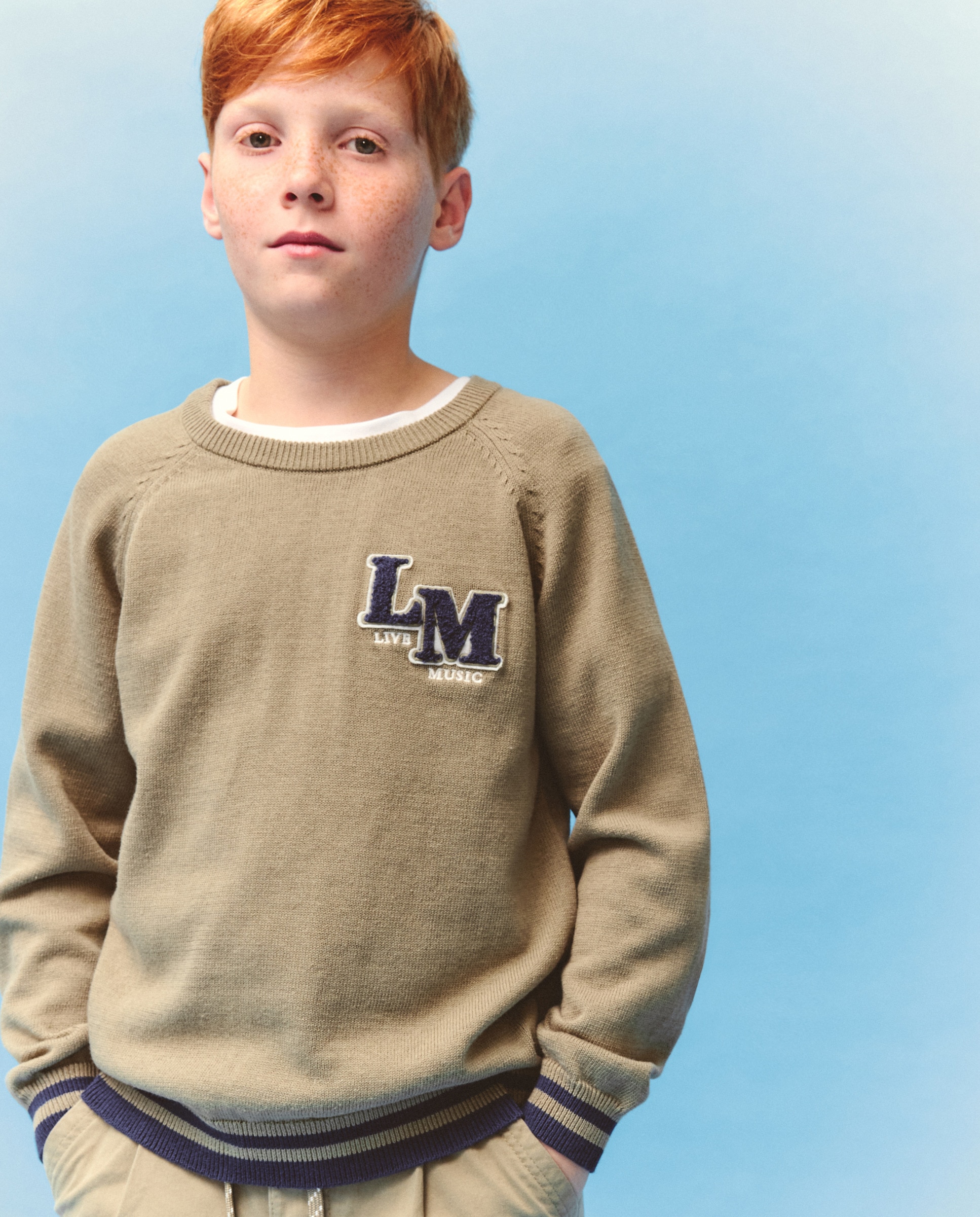 Camisola de Malha com Letra e Emblema Verde-1