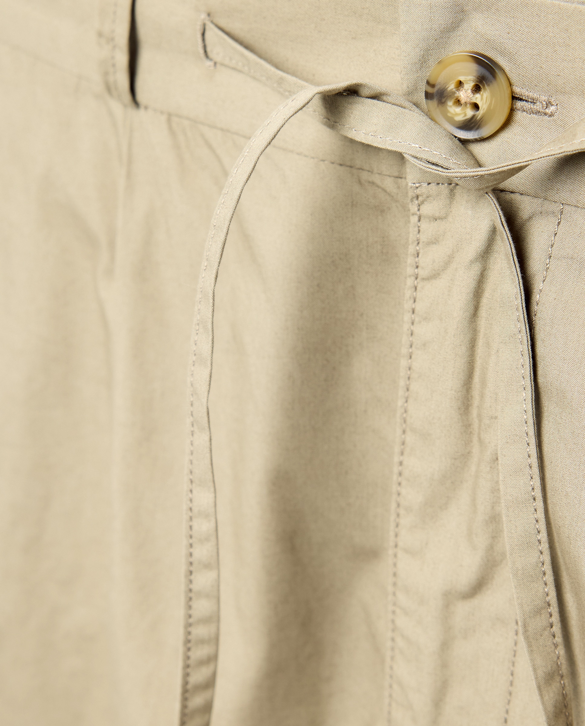 Pantalón hombre chino gomas popelín 520 Kaki-5