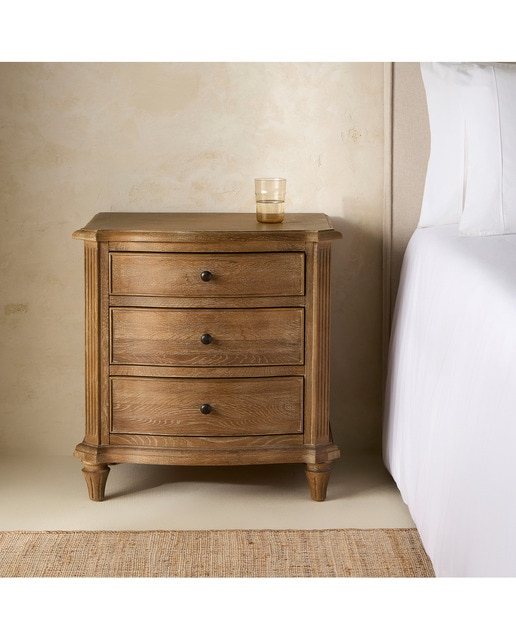 Imagen 0 de Mesita de noche de madera de roble con 3 cajones Provenza (Reacondicionado Grado A)