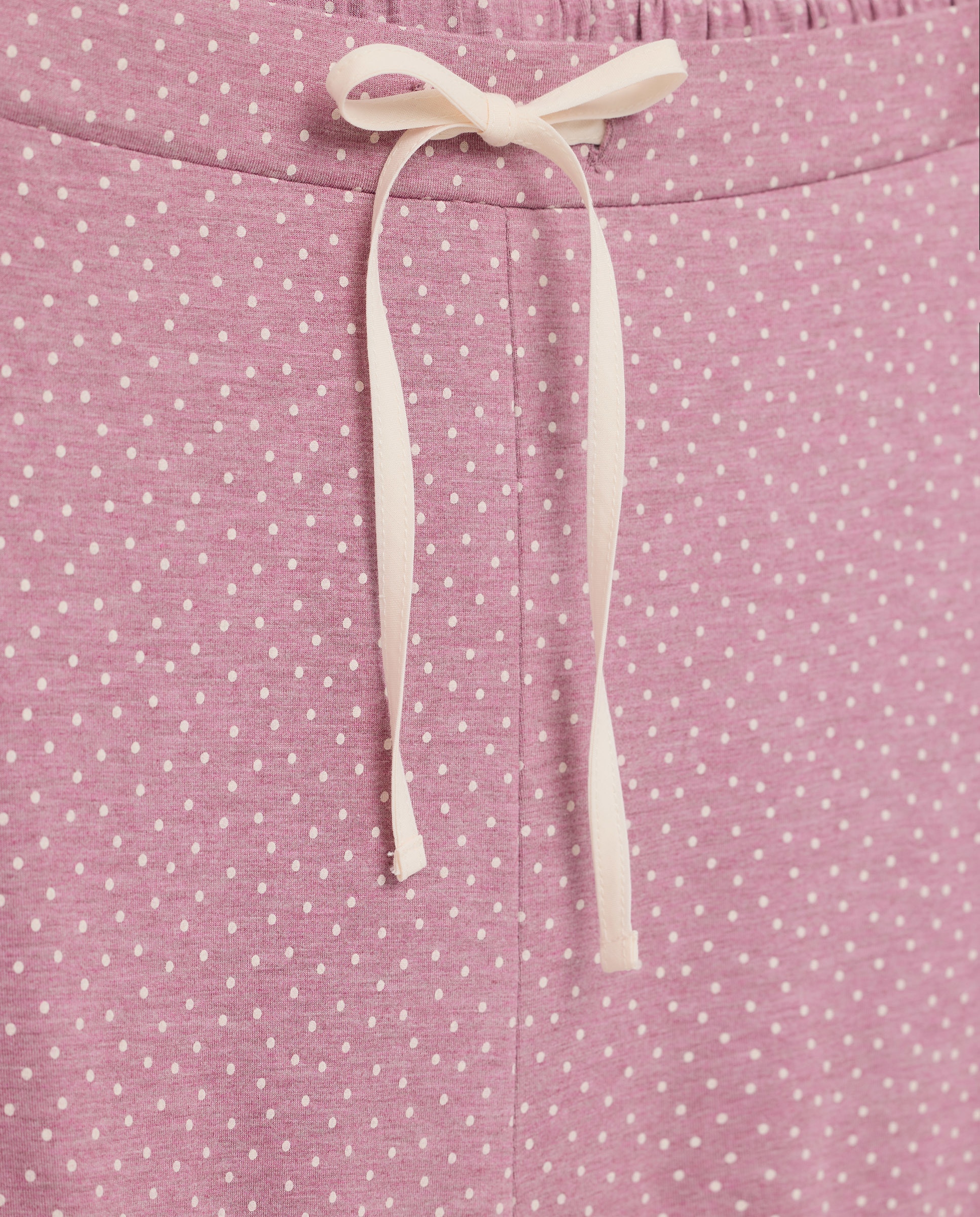 Pijama às Bolinhas com Decote em Bico Rosa-2