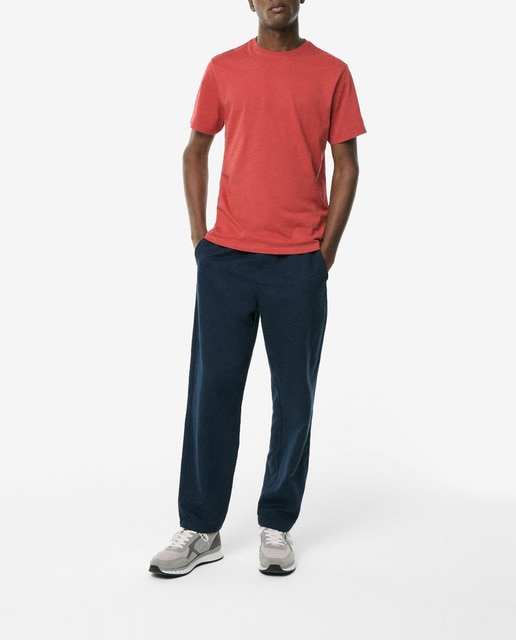 Imagen 0 de Camiseta con fit regular de manga corta, cuello redondo y print en la espalda.