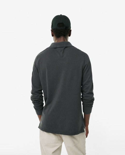 Imagen 0 de Polo con fit regular y cuello abotonado