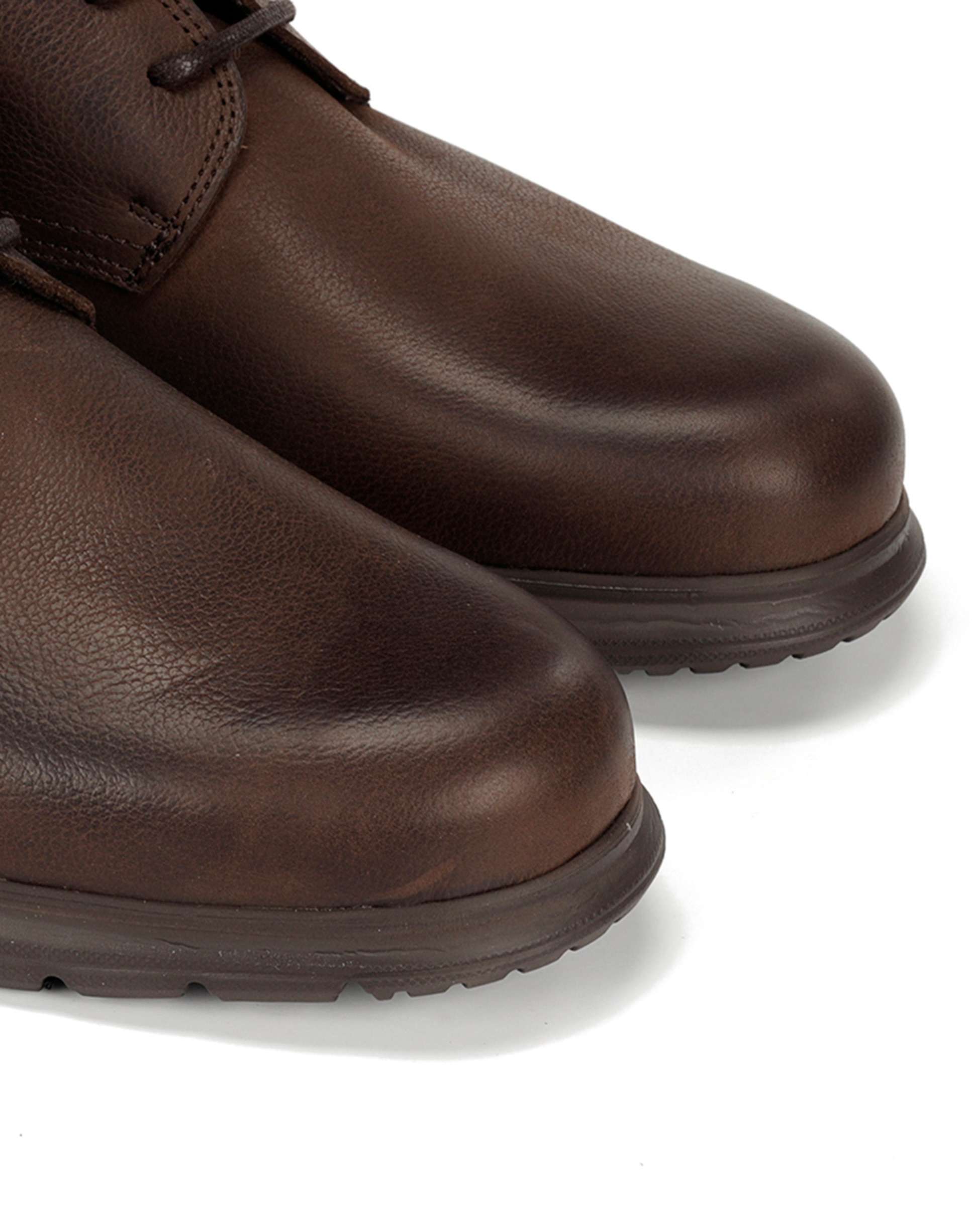 Botins em Pele Engordurada com Pala Lisa Castanho-6