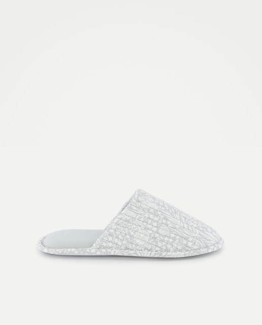 Imagen 0 de Zapatilla de mujer destalonada estampada