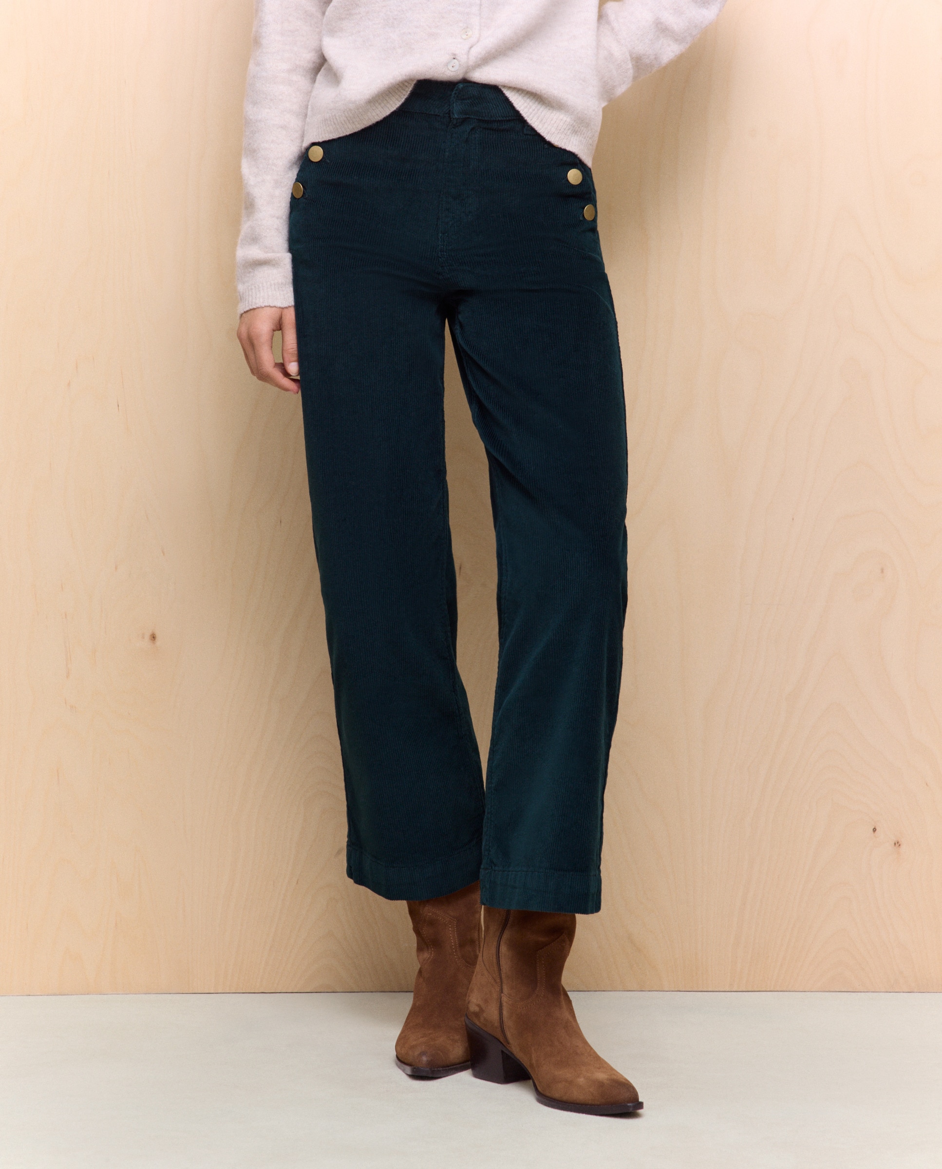 Calças de Bombazina Cropped Tipo Culotte Abotoada 530 Verde Escuro-2