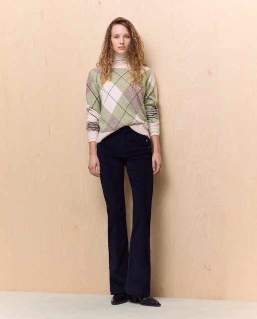 Imagen 0 de Pantalón de mujer   en pana campana abotonado