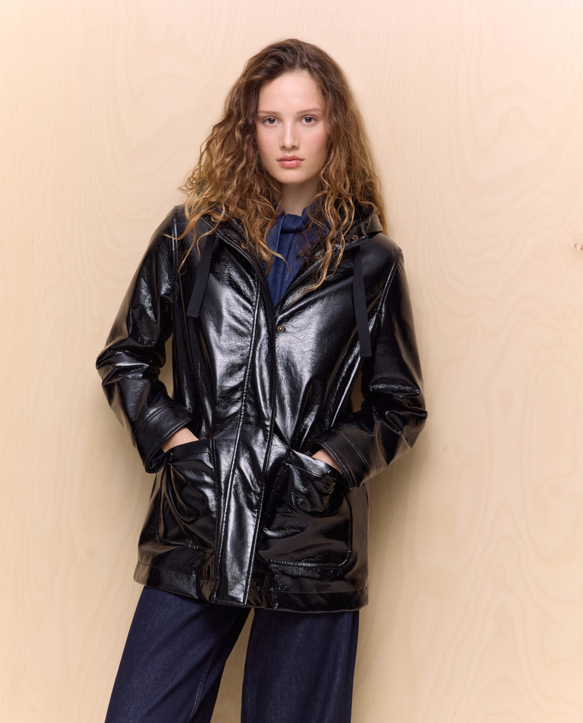 Impermeável Liso Preto-3