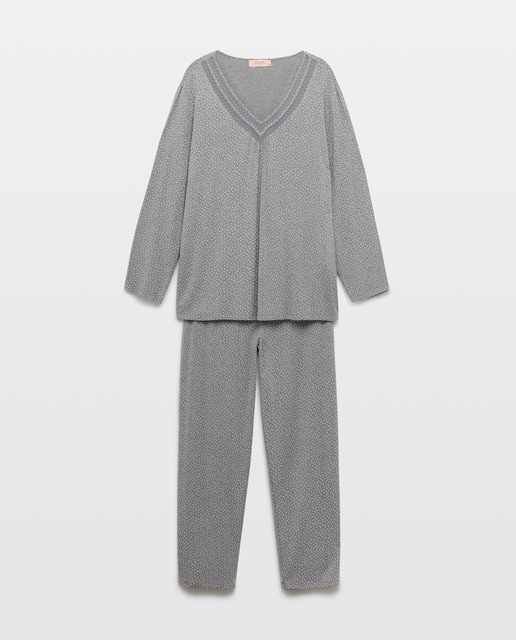 Imagem 0 de Pijama às Bolinhas com Decote em Bico