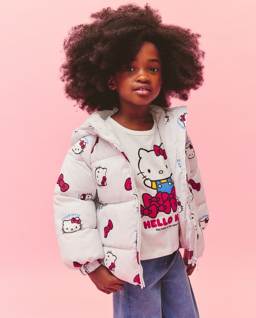 Imagen 0 de Prenda exterior tipo plumífero con licencia all over print HELLO KITTY DE niña