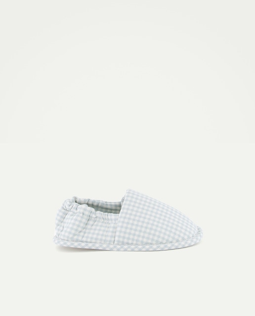 Imagen 0 de Zapatilla bebés cerrada con goma trasera