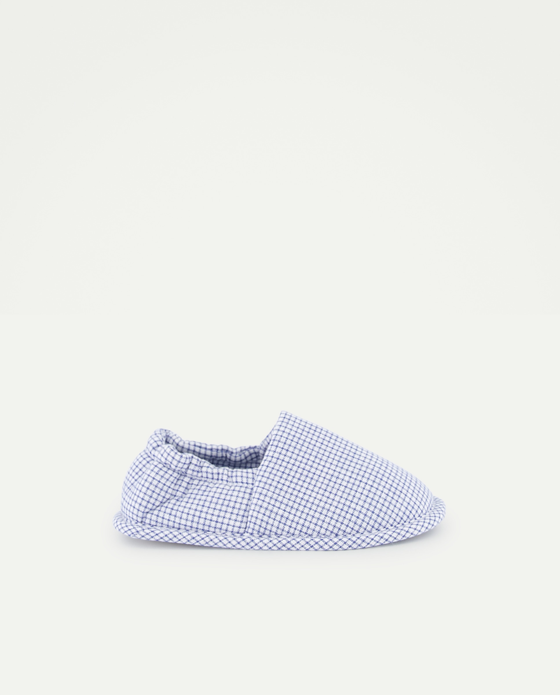 Imagen 0 de Zapatilla bebés cerrada con goma trasera