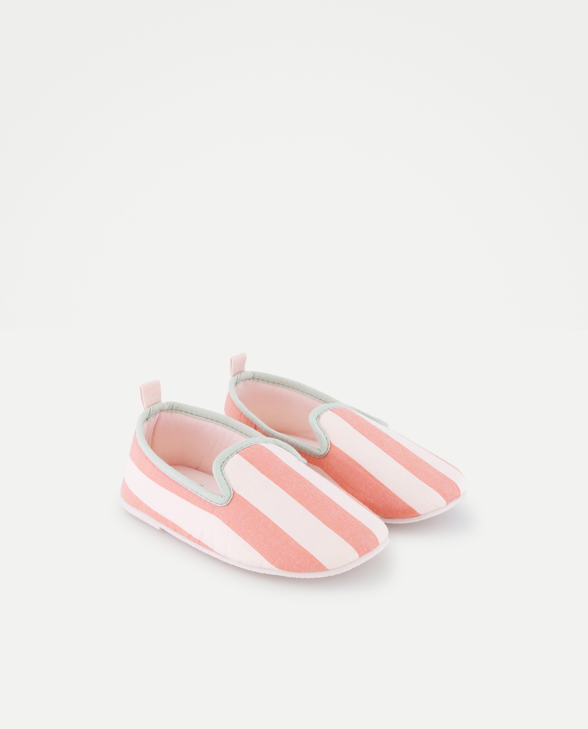 Zapatilla infantil cerrada contraste 200 Rosa-2