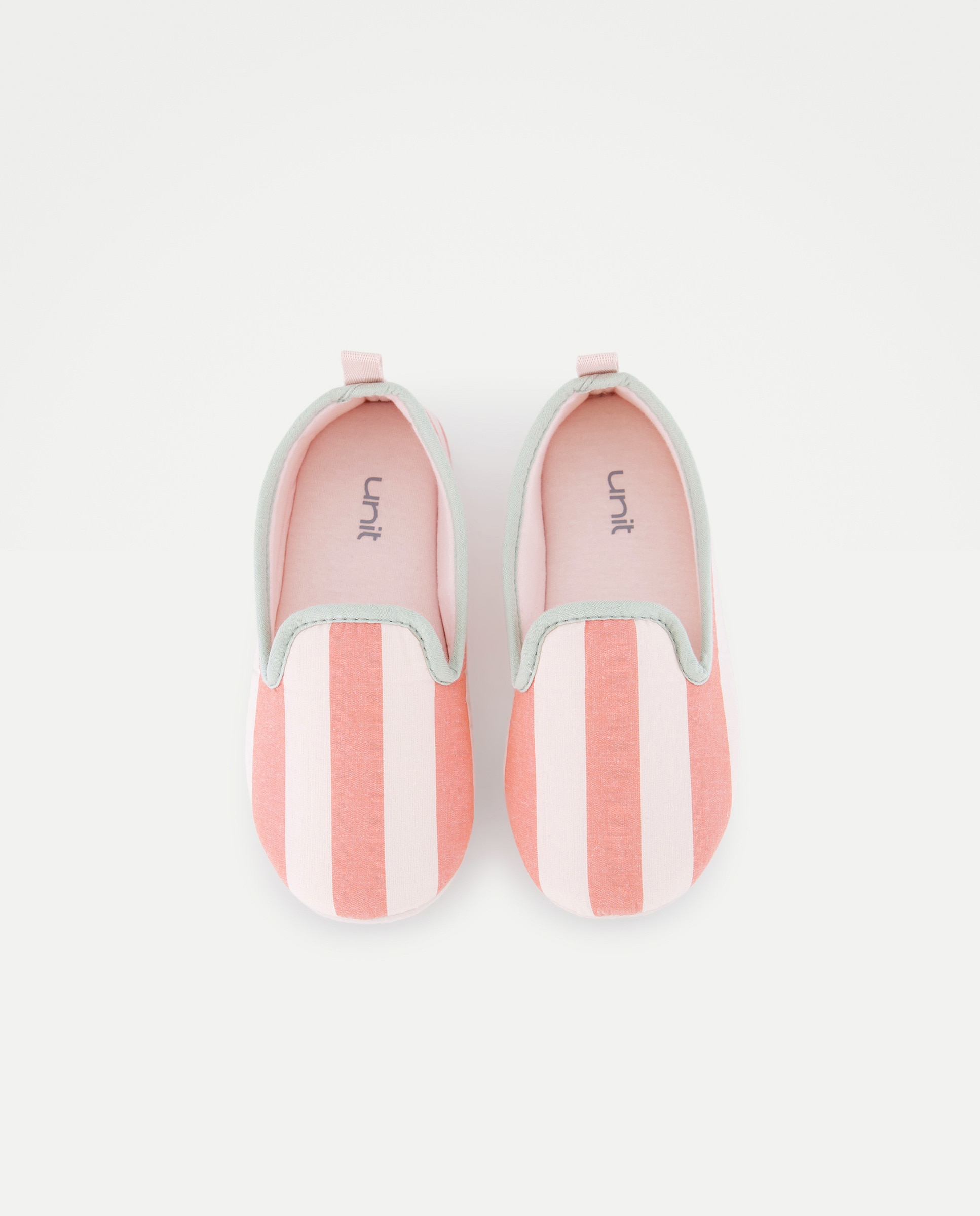 Zapatilla infantil cerrada contraste 200 Rosa-4
