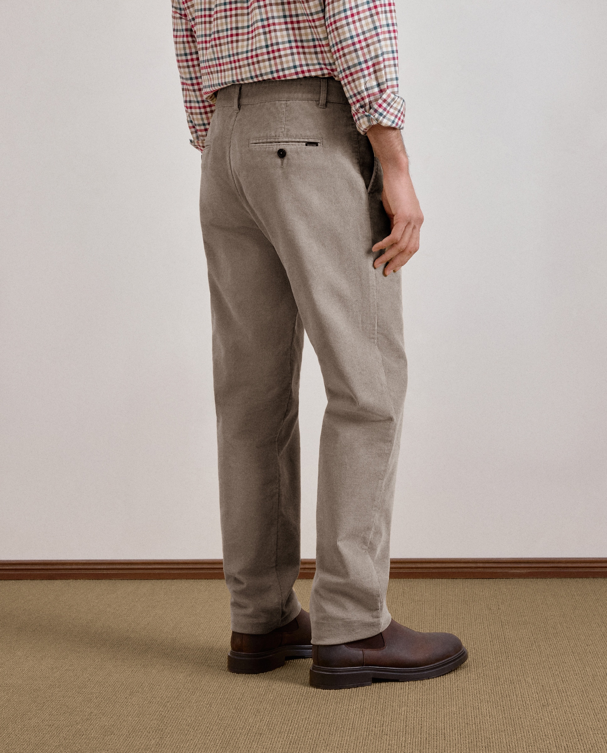 Calças de Bombazina Regular sem Pinças e com Lavagem Castanho-claro-3