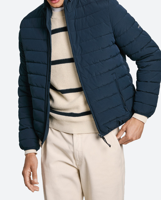 Imagen 0 de Chaqueta de hombre acolchada con cuello de embudo