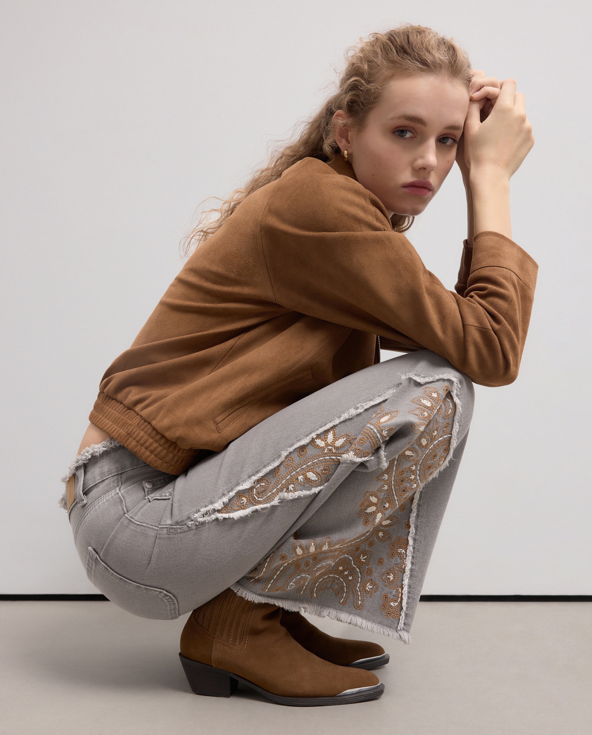 Botins de Camurça 560 Azeitona-6