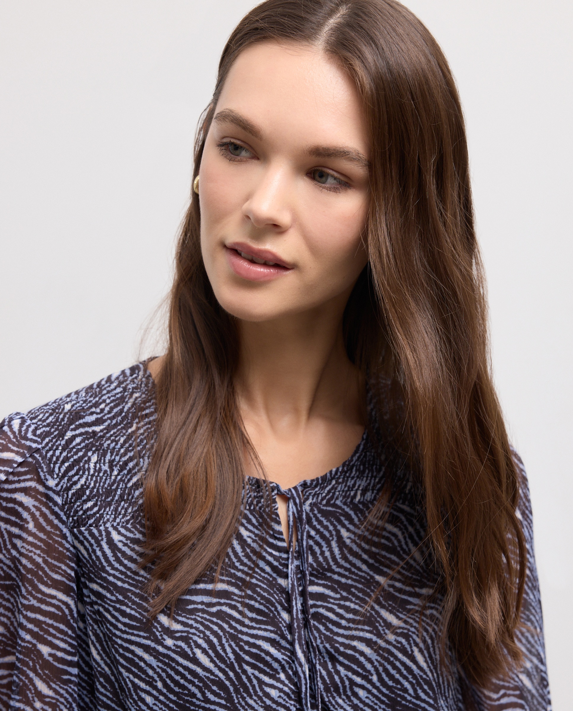 Vestido Curto de Chiffon com Estampado Azul-4