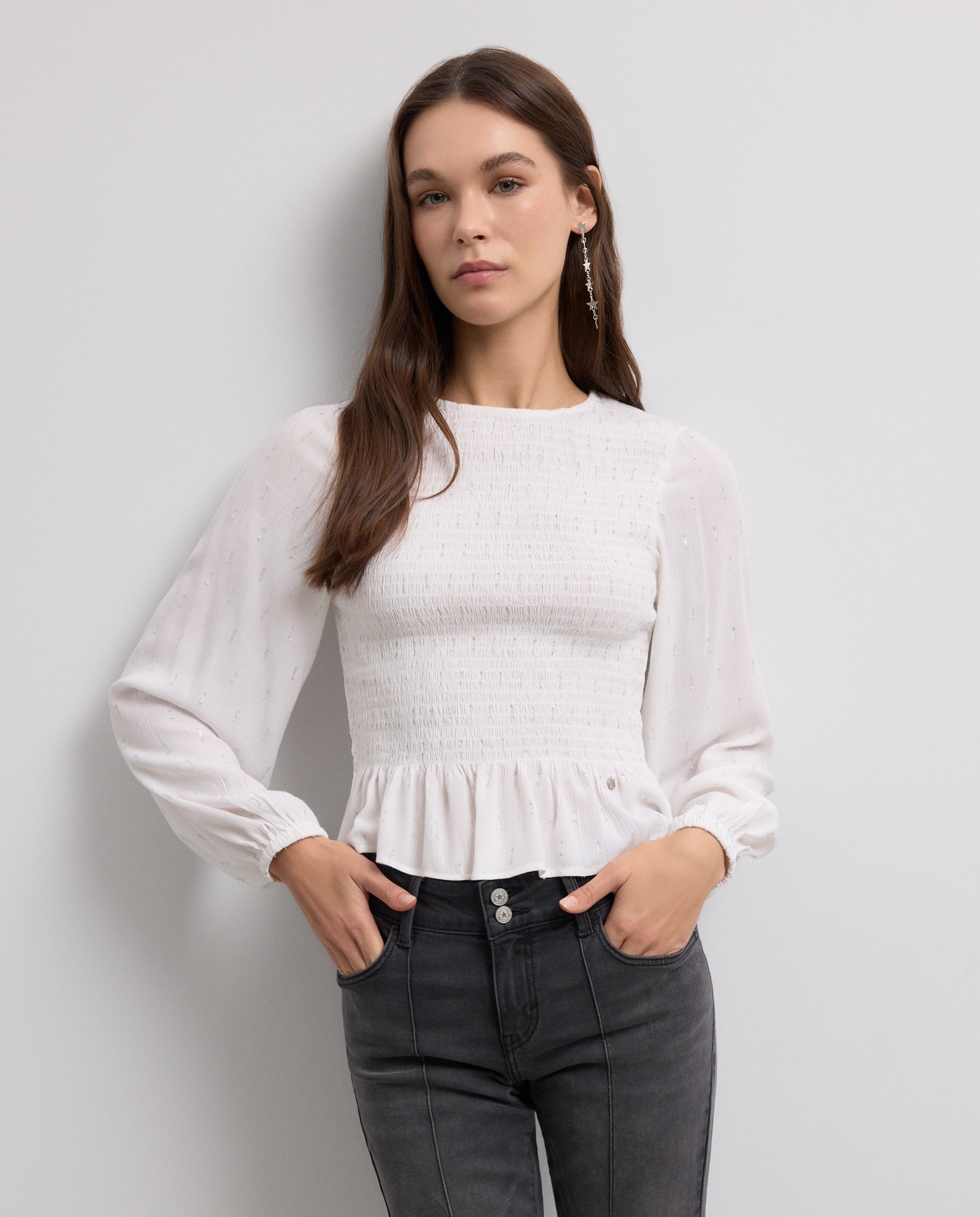 Blusa de Manga Comprida Smoked com Fio Metalizado e Decote Redondo Branco-1