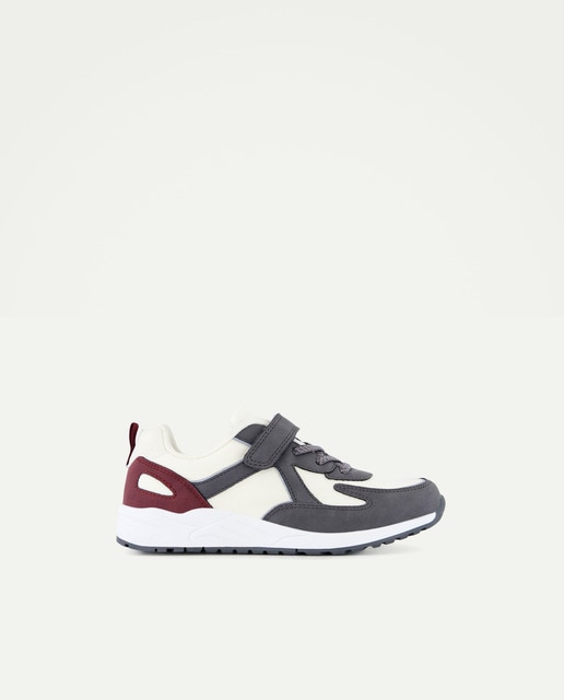 Imagem 0 de Sapatilhas com Painéis às Cores e Biqueira Redonda