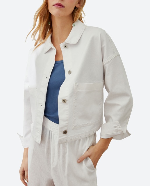 Imagen 0 de Cazadora bolsillos bordados de mujer