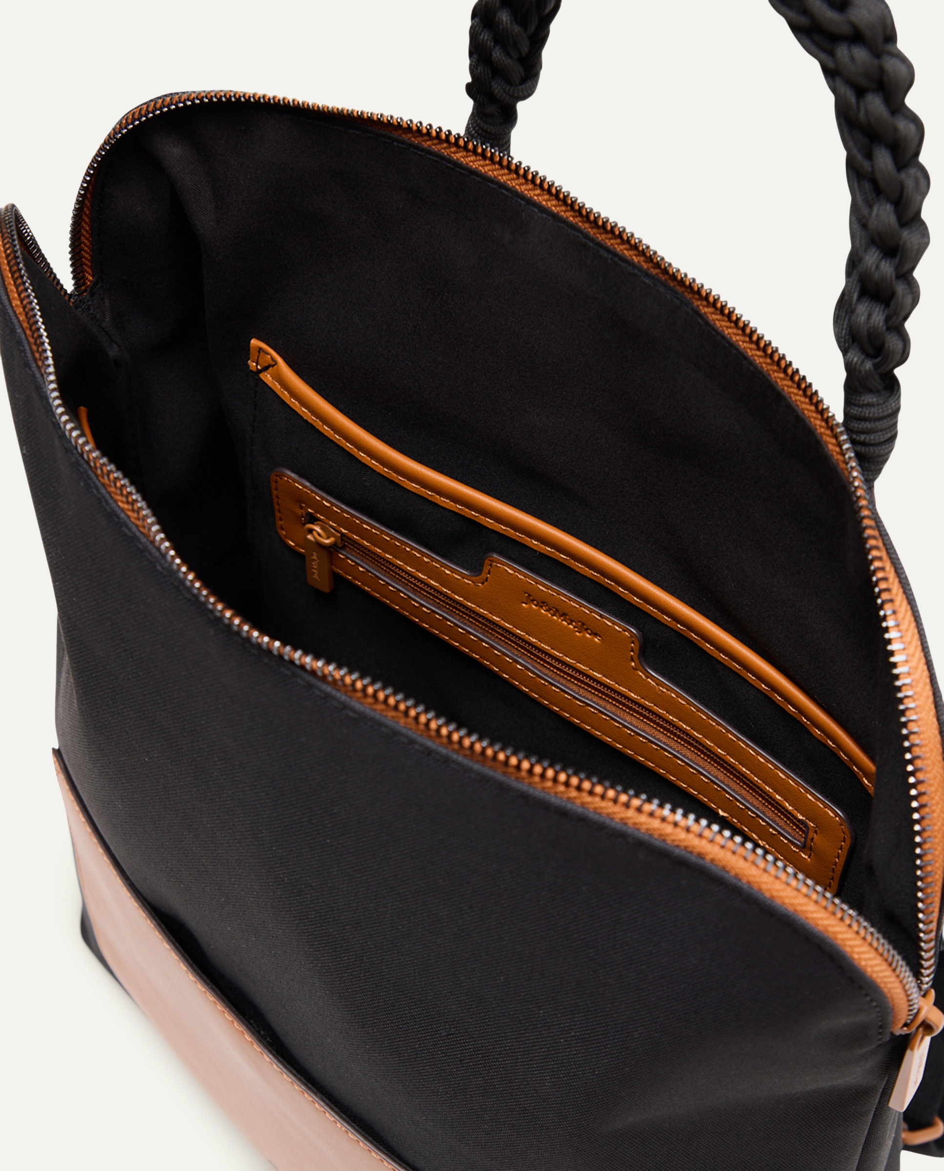 Mochila de Nylon com Alça Entrançada Preto-5