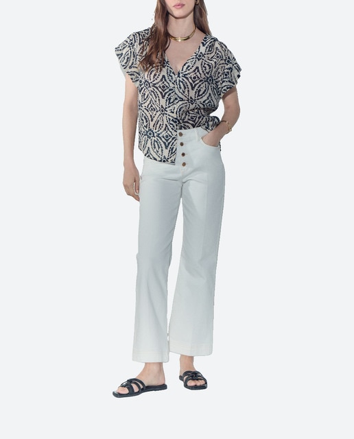 Imagen 0 de Pantalón de mujer crop flare tiro medio