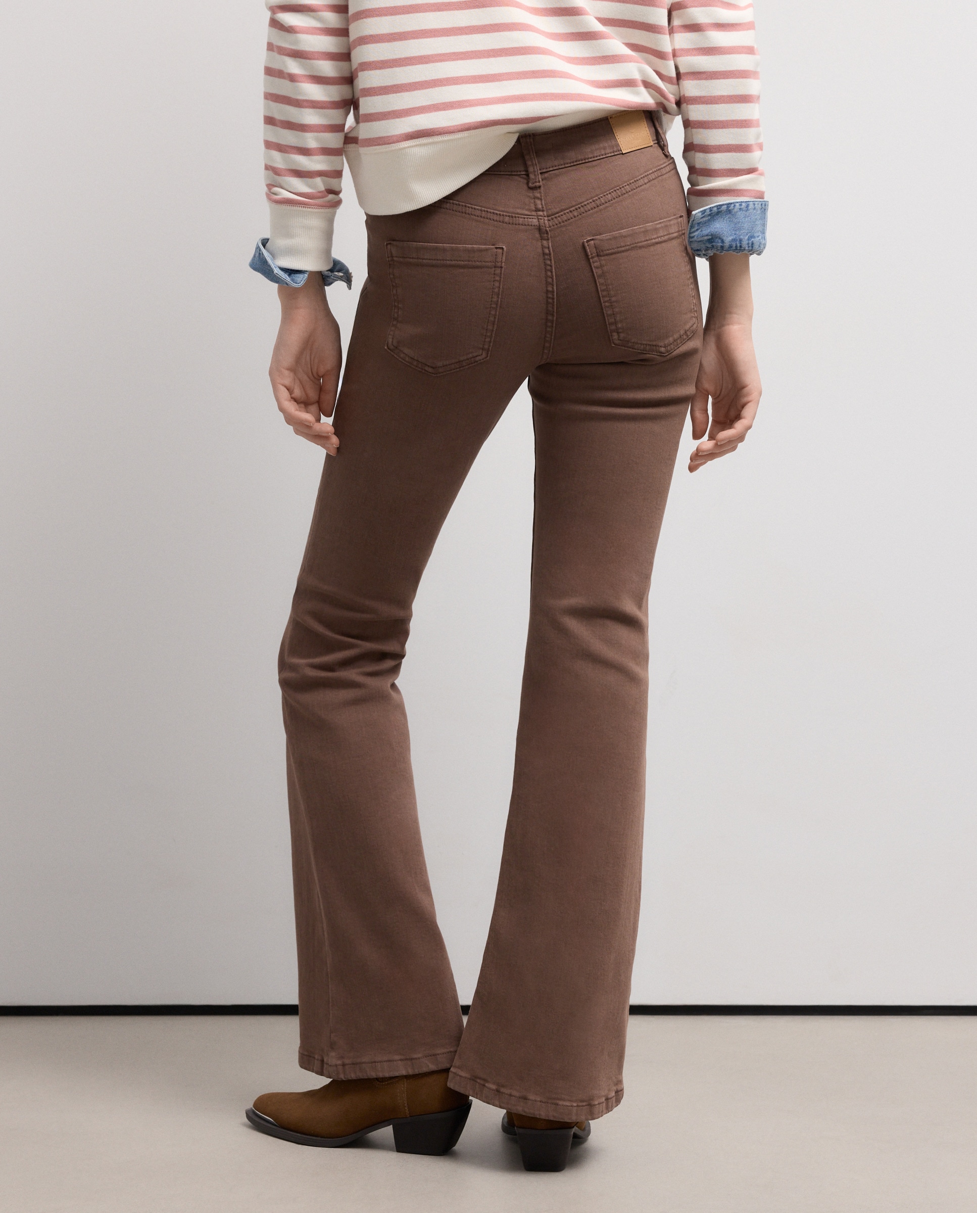 Calças Flare Carpenter Castanho-3
