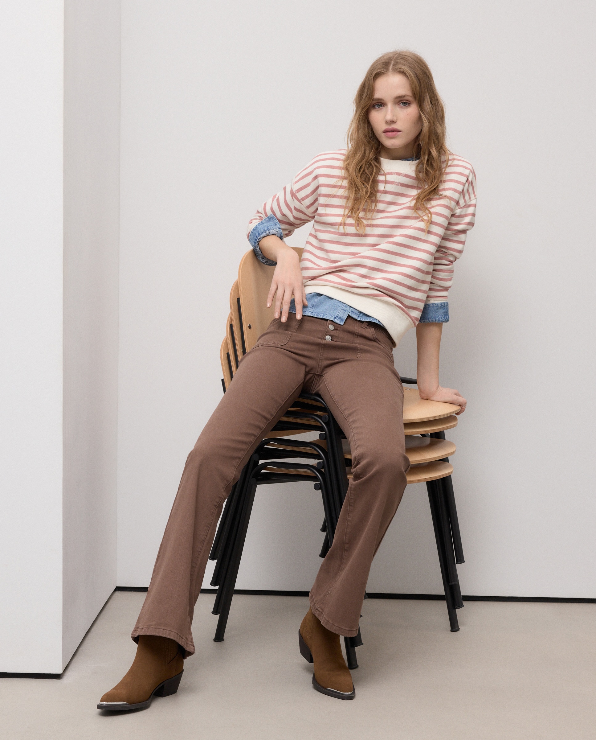 Calças Flare Carpenter Castanho-1