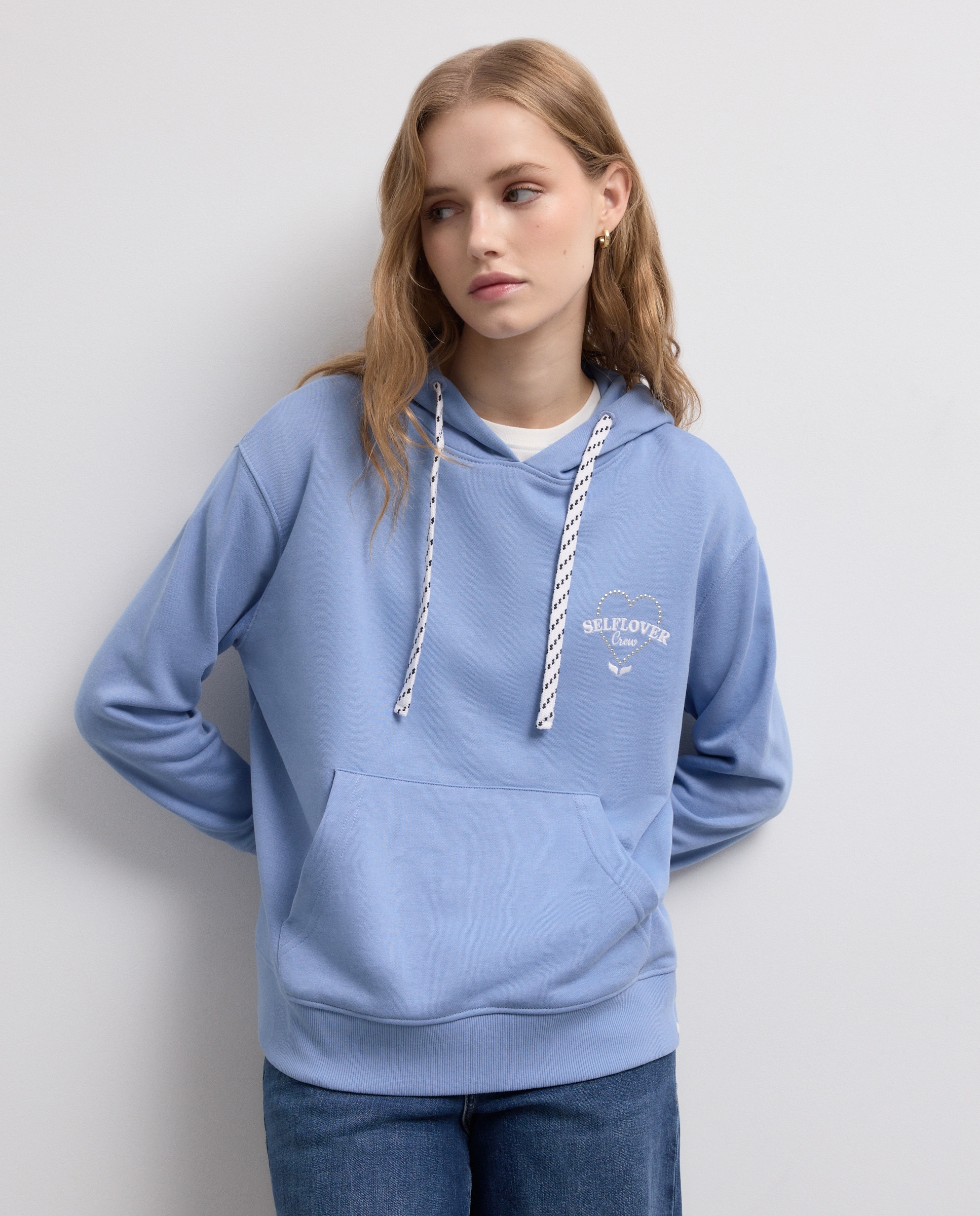 Sweatshirt com Capuz Fechado e Bordado Azul-1