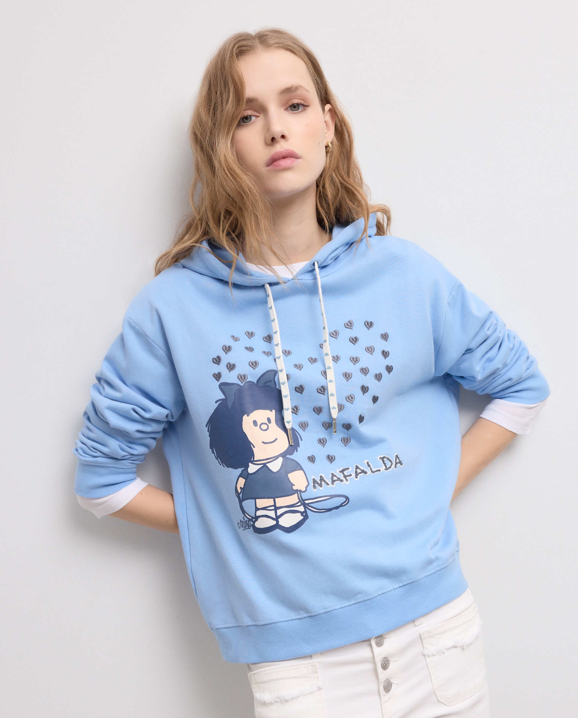Imagem 0 de Sweatshirt com Capuz e Estampado Mafalda