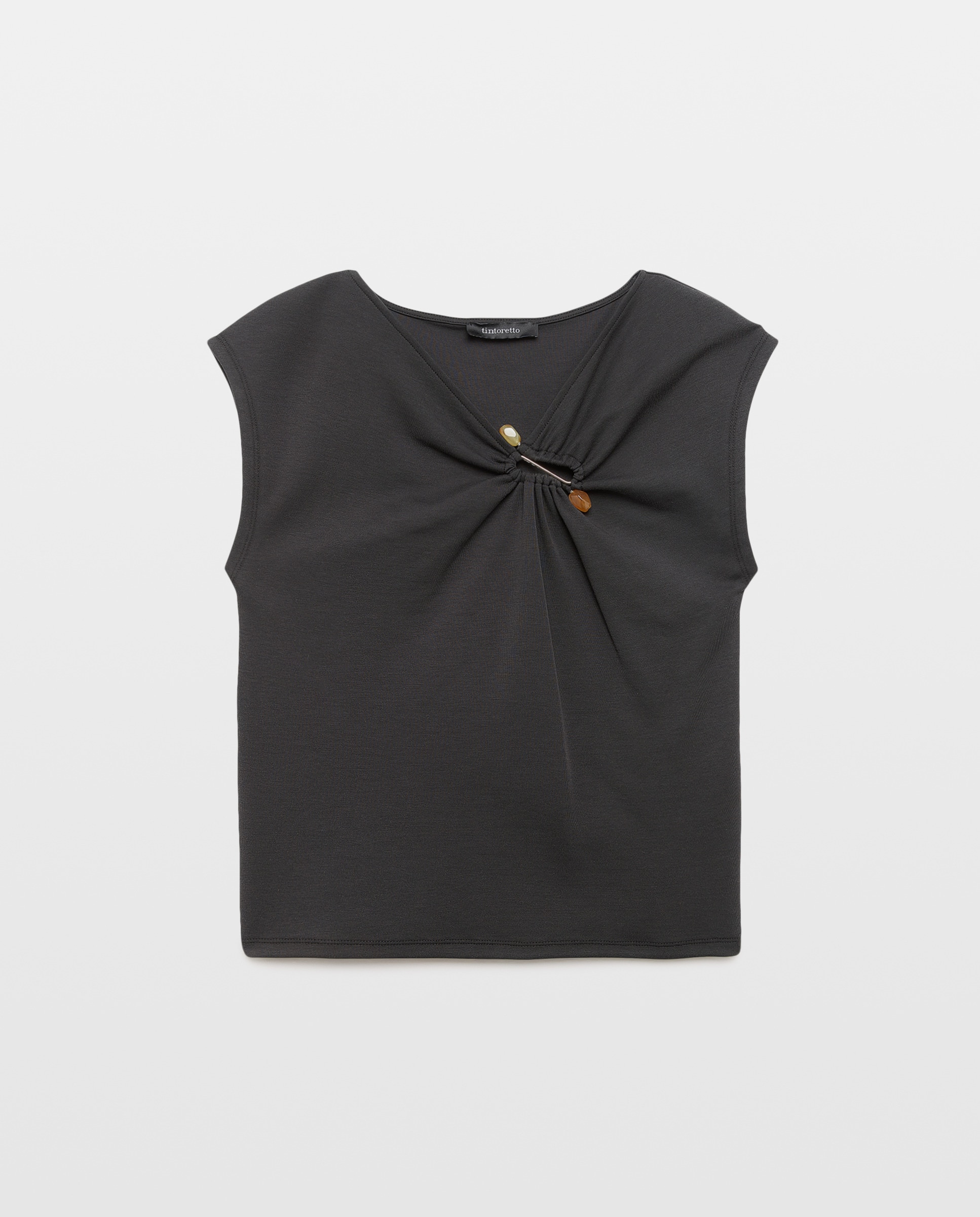 T-shirt com Detalhe de Missanga no Decote Preto-5