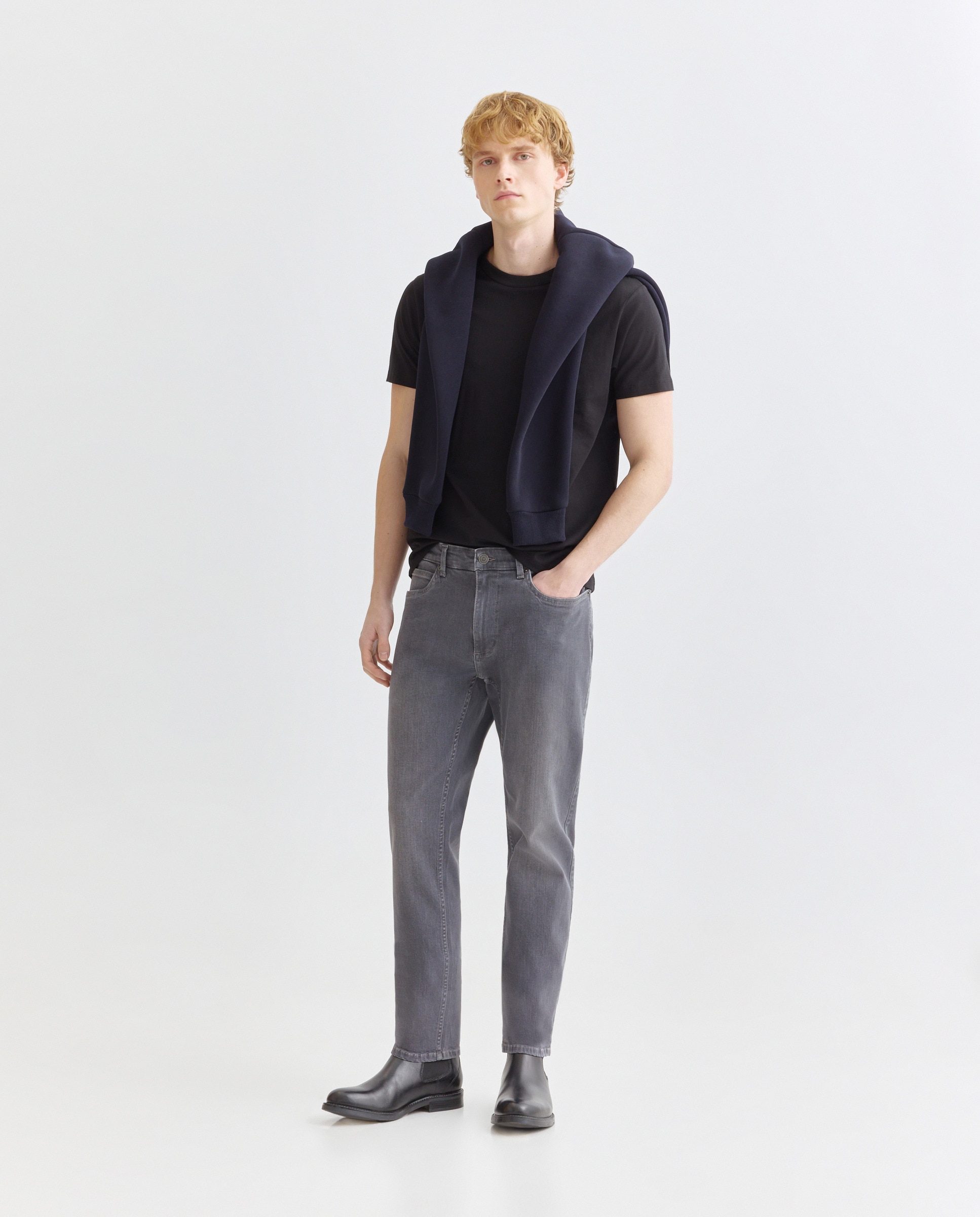 Camiseta de hombre manga corta cuello pico básica Negro-2