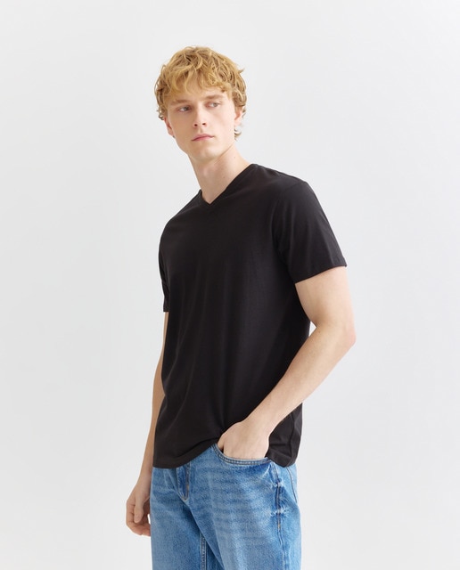 Imagen 0 de Camiseta de hombre manga corta cuello pico básica