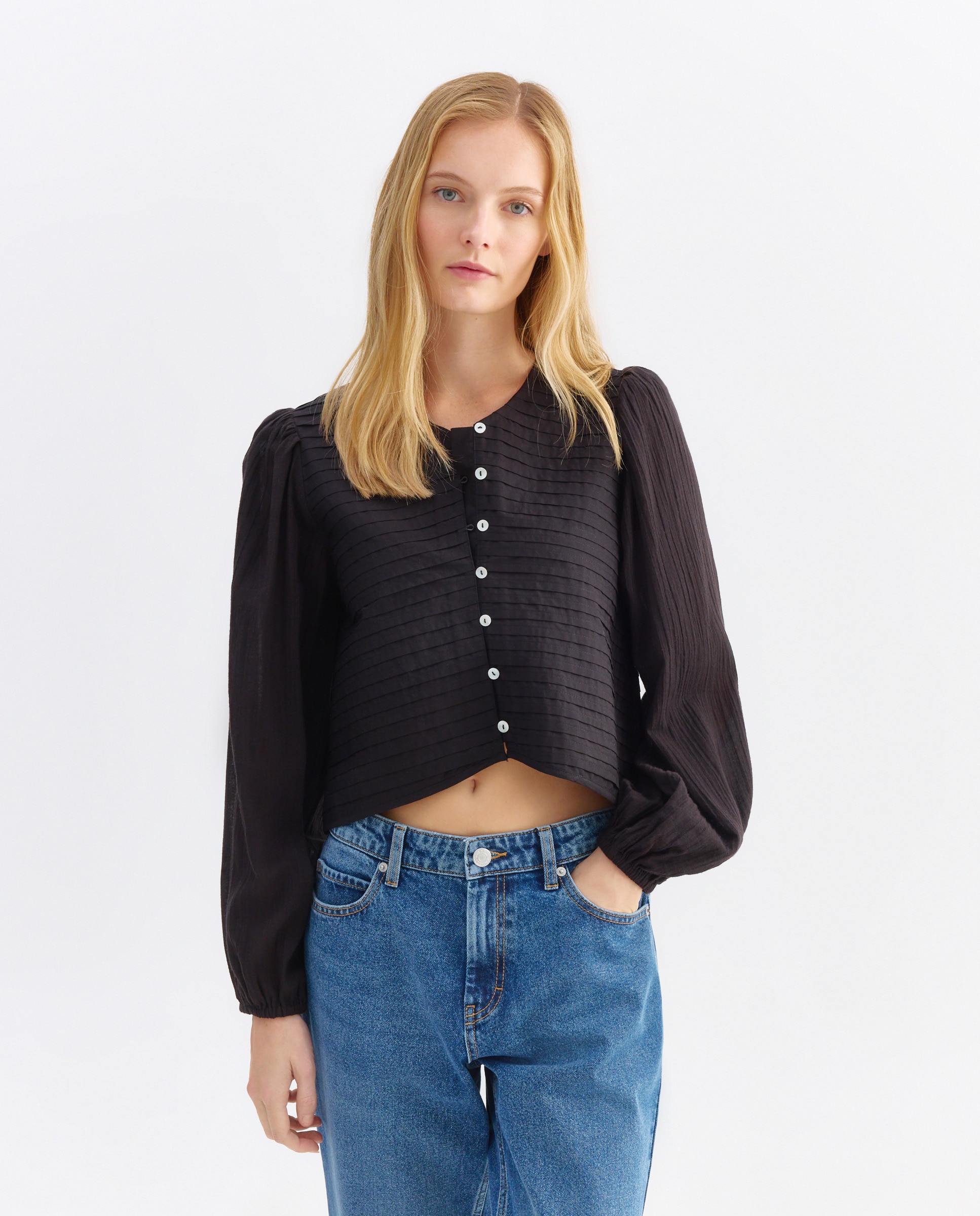 Imagen 0 de Blusa de mujer manga abullonada con jaretas