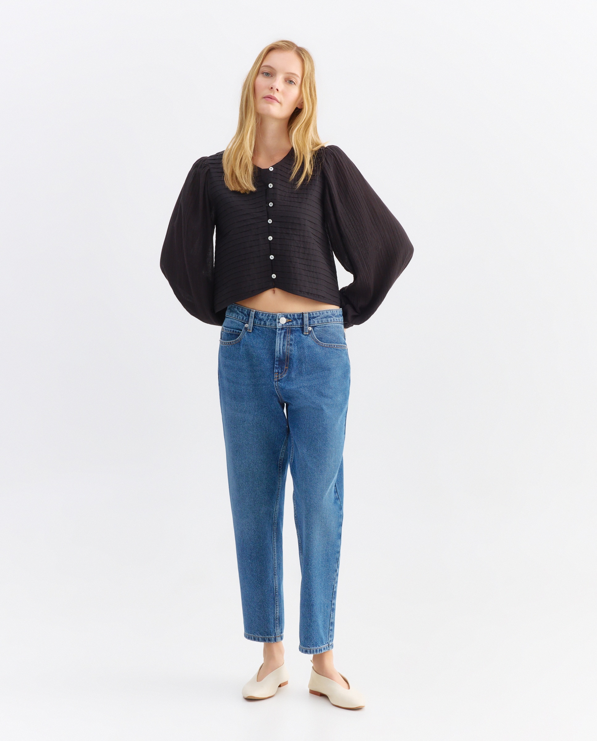 Blusa de mujer manga abullonada con jaretas Negro-2