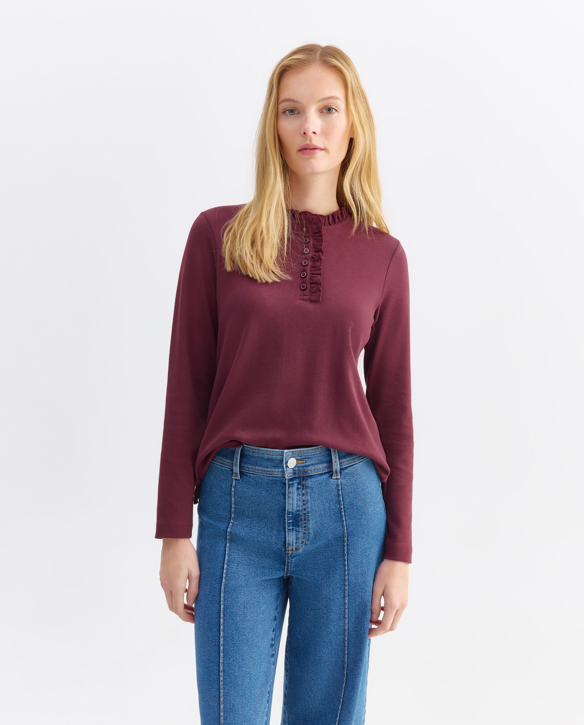 Camiseta de mujer cuello caja con volantes Burdeos-1
