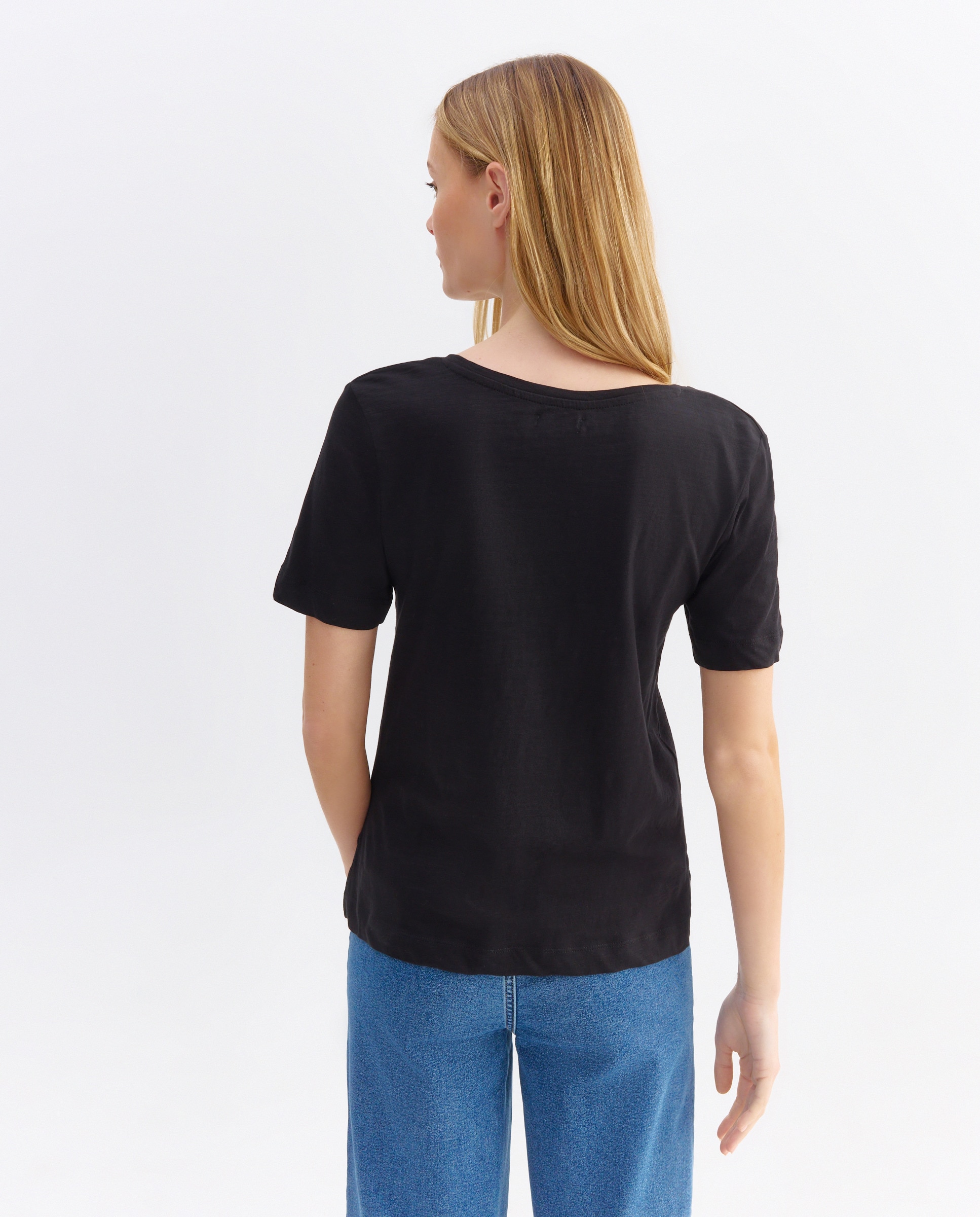 Camiseta básica de mujer cuello pico Negro-3