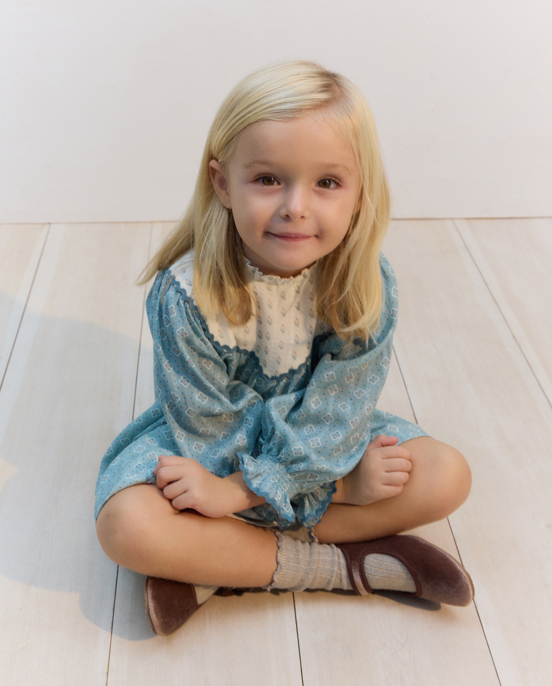 Imagem 0 de Vestido de Manga Comprida com Peitilho com Vivos