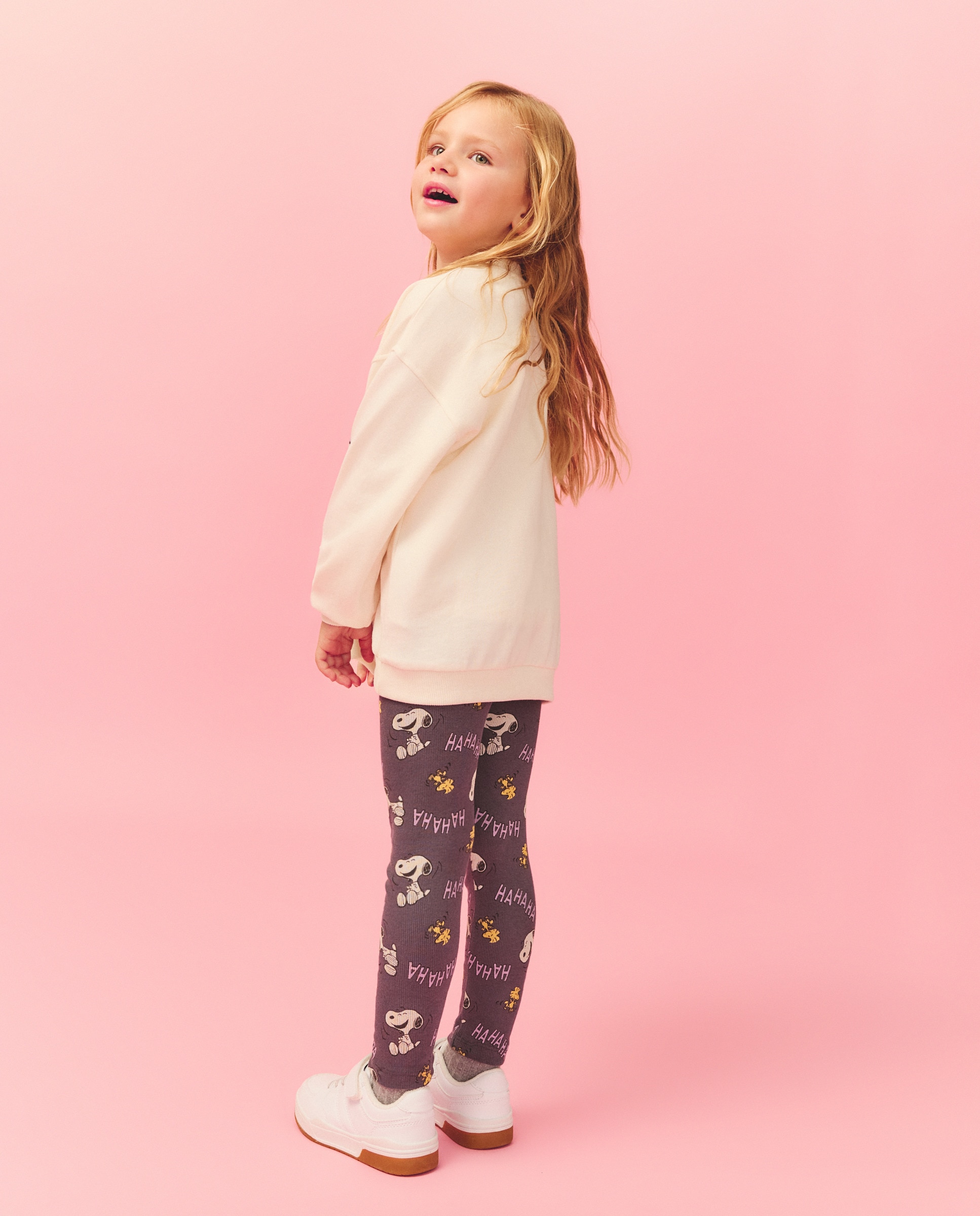 Conjunto com Estampado Snoopy: Sweatshirt com Estampado Posicional e Leggings Estampadas Kids El Corte Inglés Multicolor-3