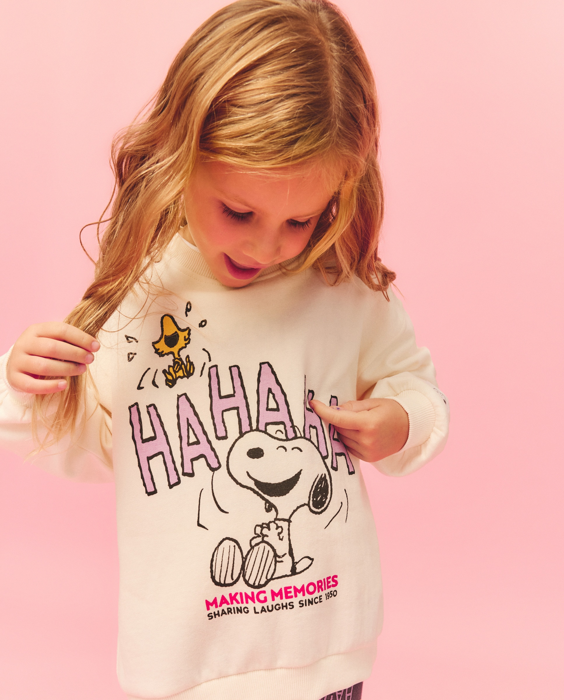 Imagem 0 de Conjunto com Estampado Snoopy: Sweatshirt com Estampado Posicional e Leggings Estampadas