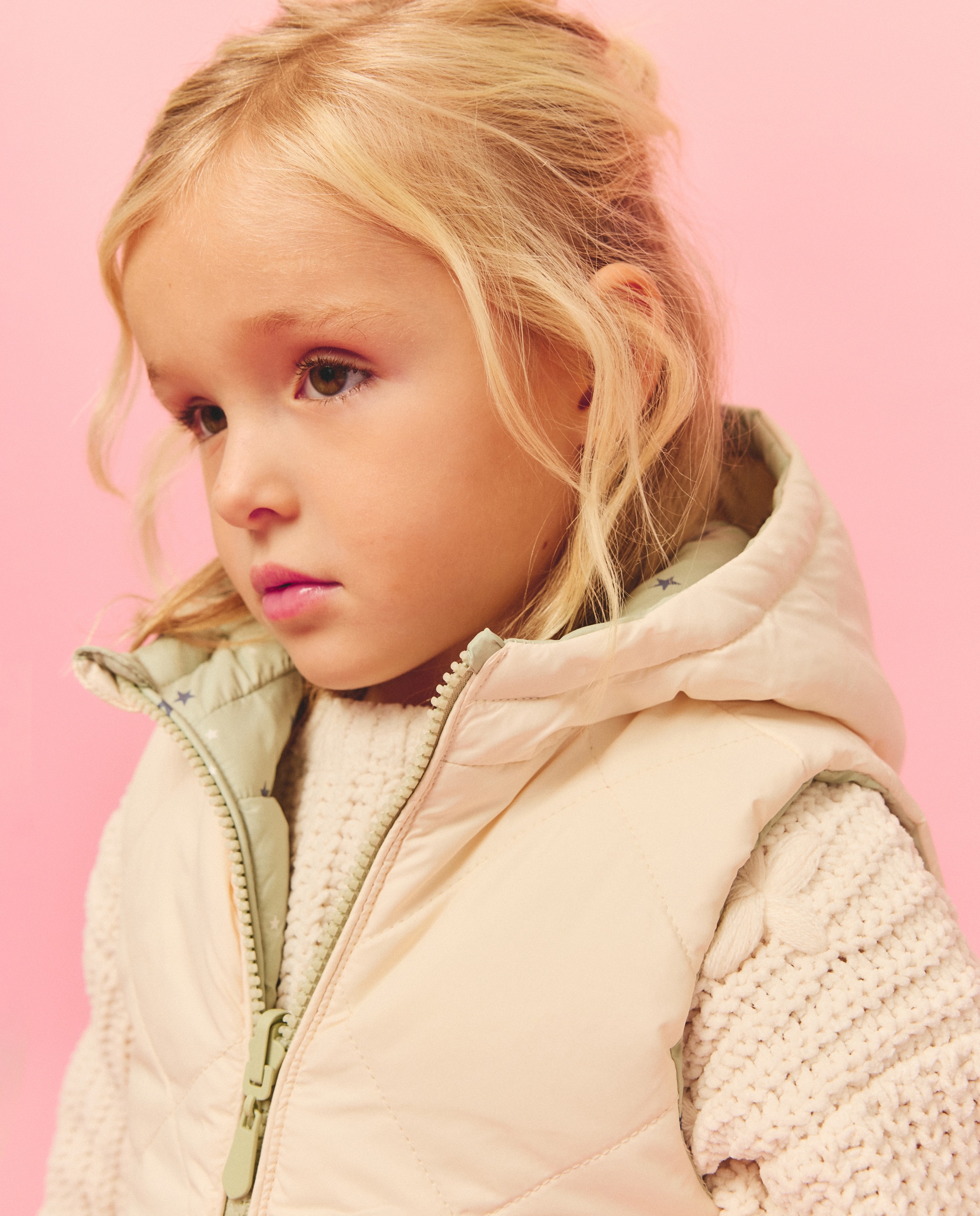 Colete de Nylon com Capuz e Estampado de Estrelas Verde-2