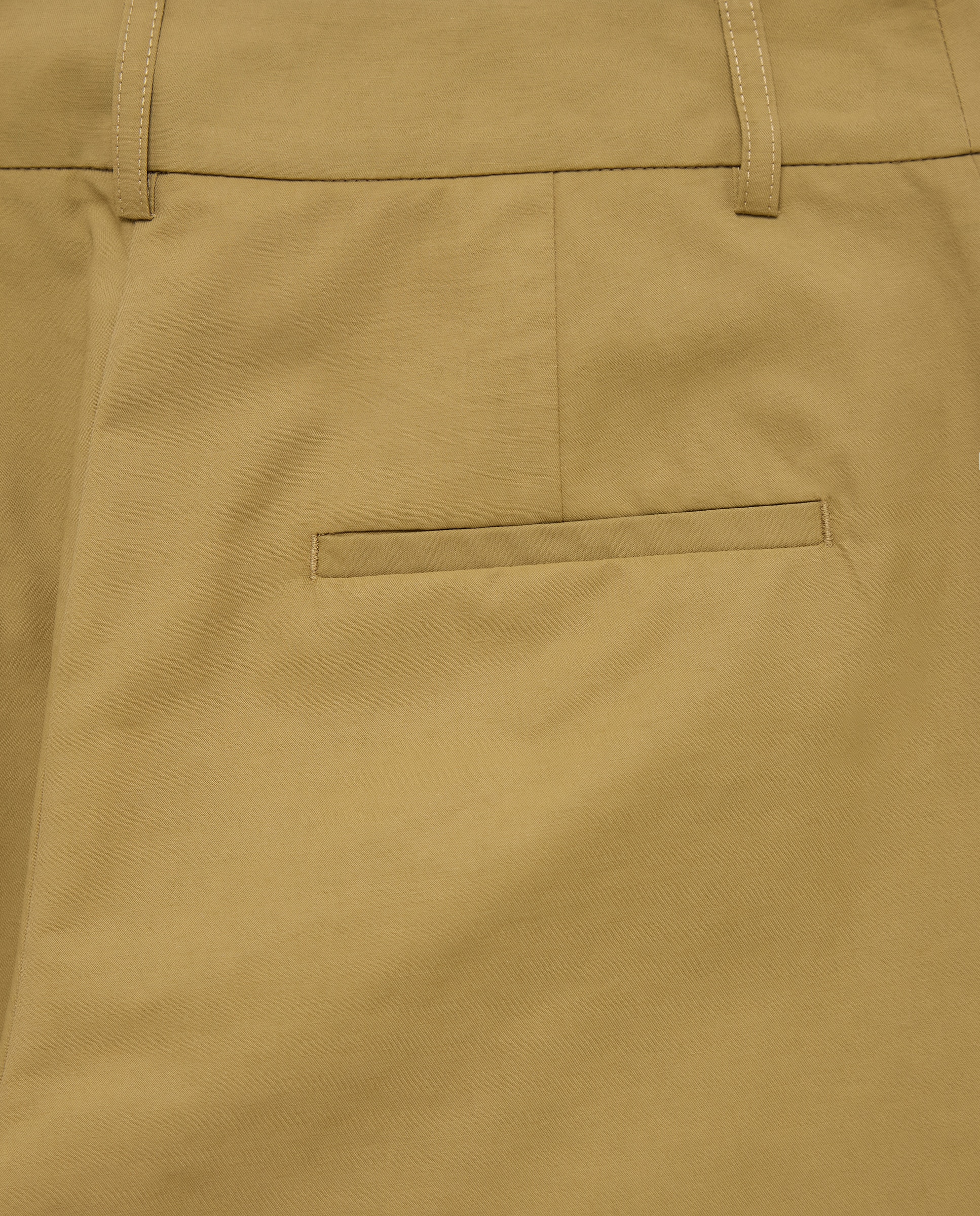 Calças Chino Largas com Prega Invertida 370 Ocre-5