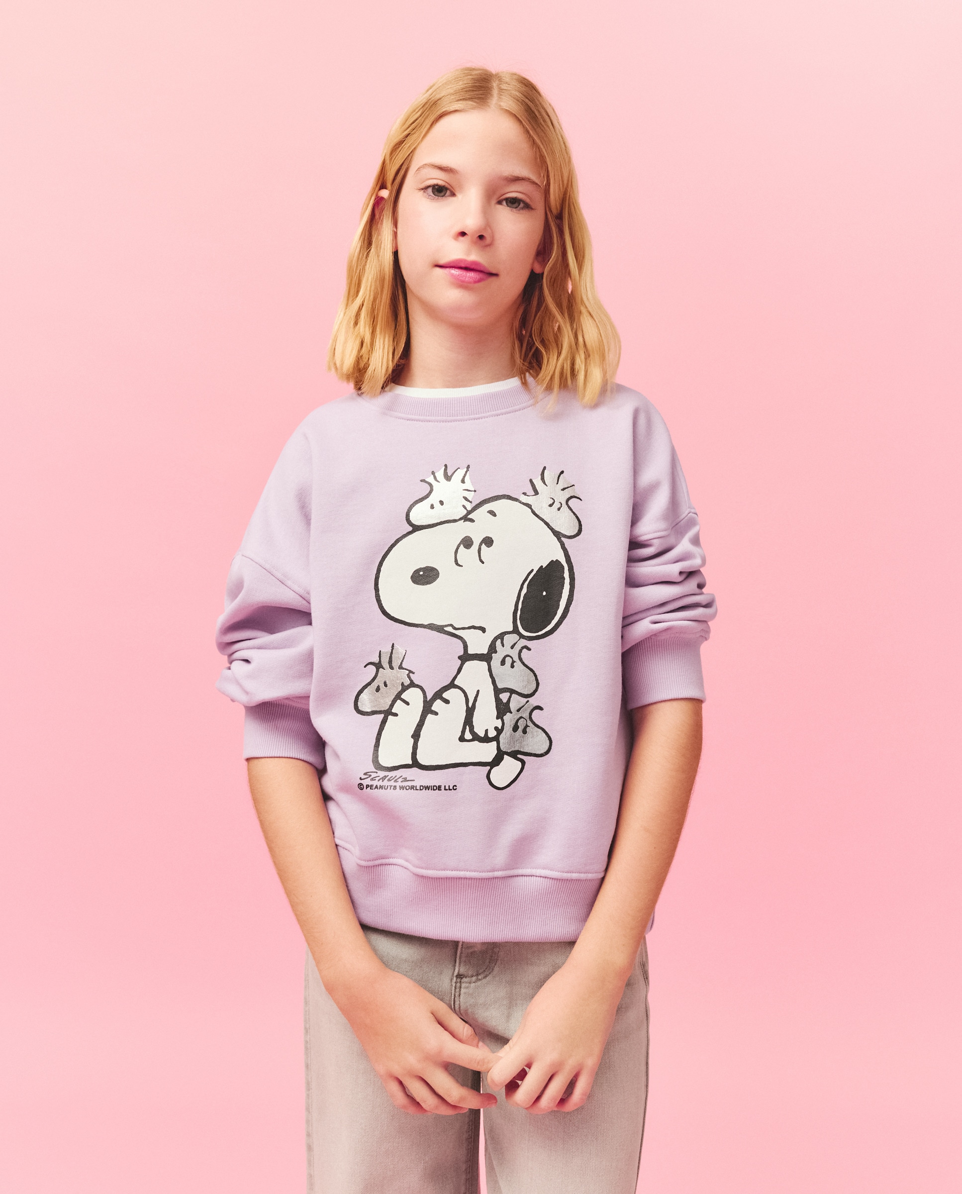 Sweatshirt de Decote Redondo com Estampado Posicional Snoopy com Woodstock em Foil Kids El Corte Inglés 282 Malva-2