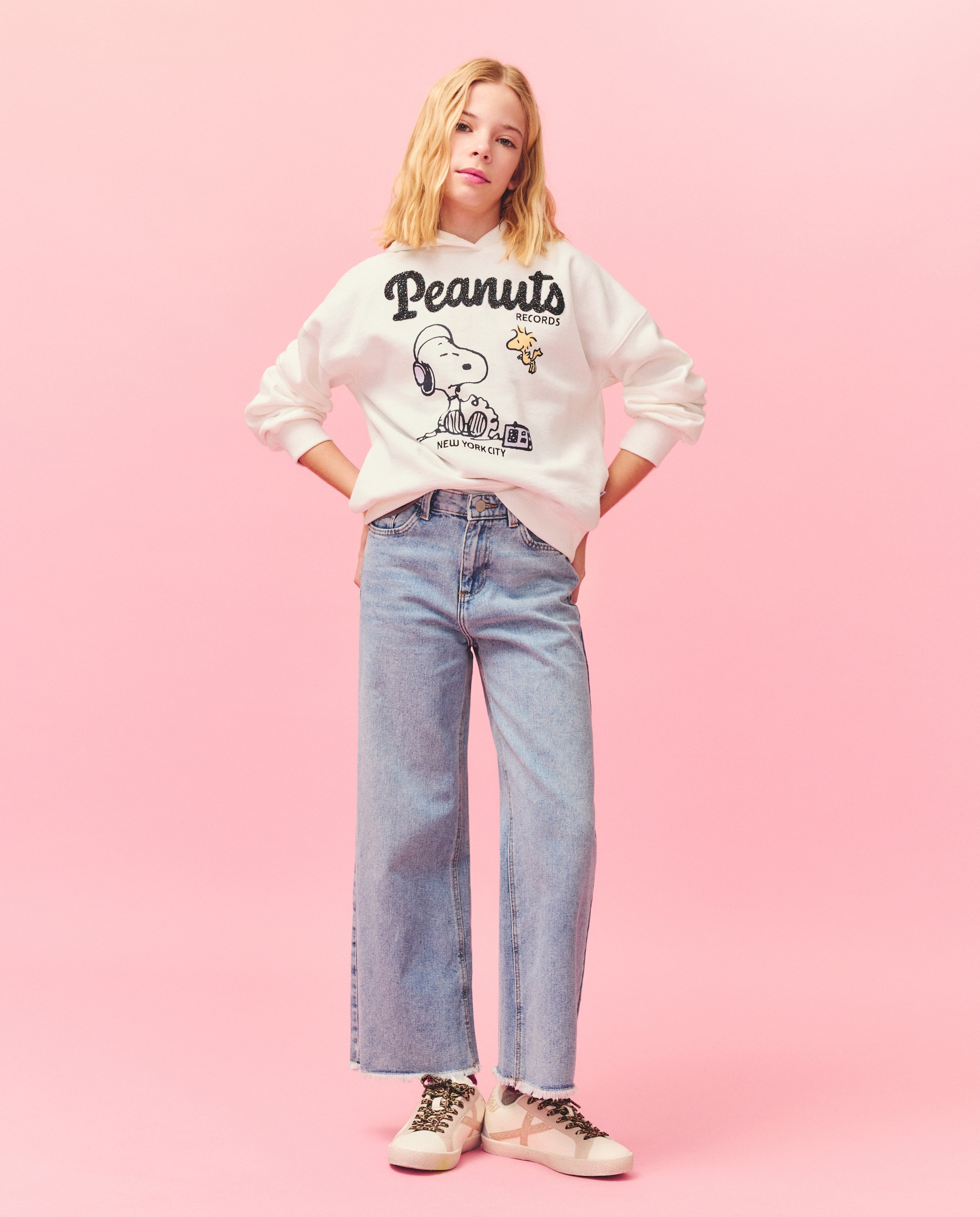Sweatshirt com Capuz e Estampado Posicional do Snoopy a Ouvir Música 120 Cru-2