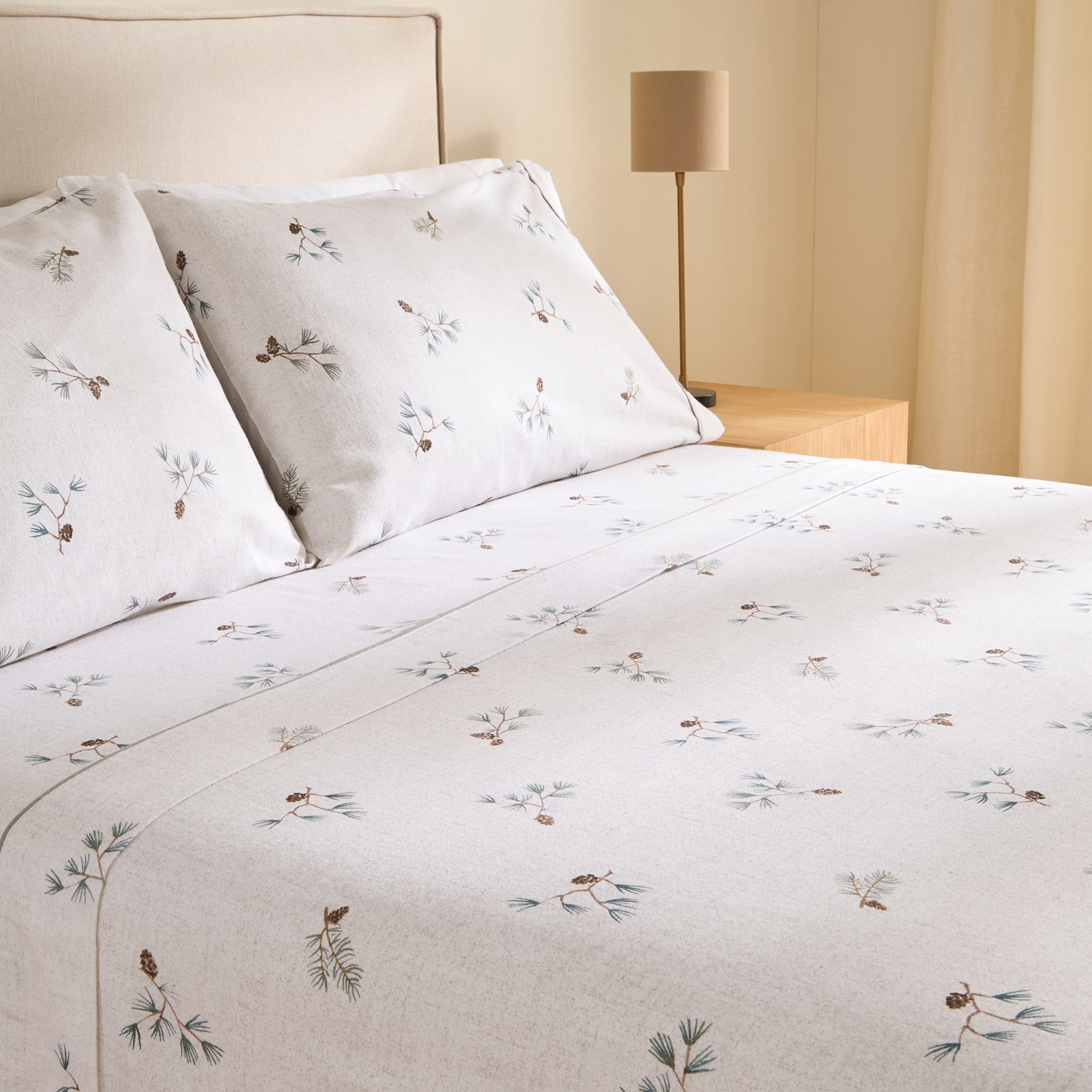 Juego de sábanas con bajera franela Pinecone Verde-1