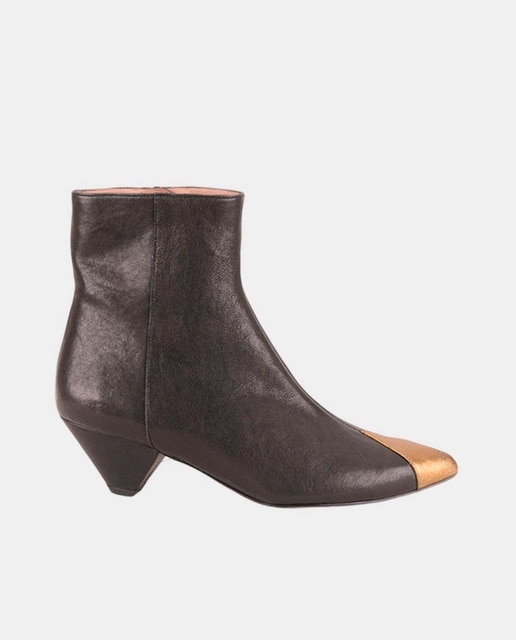 Imagen 0 de Botín de mujer en piel